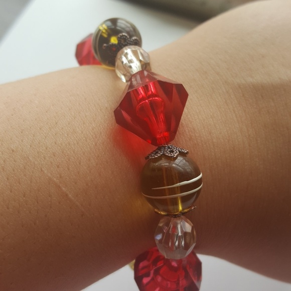 🛑🚥 💎Show Stopper Statement Bracelet 💛🛑 - Picture 4 of 4